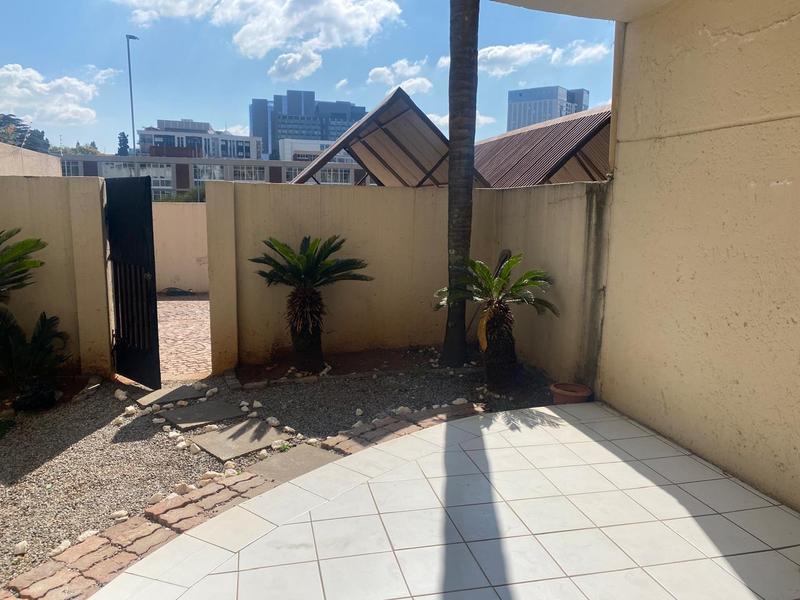 To Let 2 Bedroom Property for Rent in Sandown Gauteng