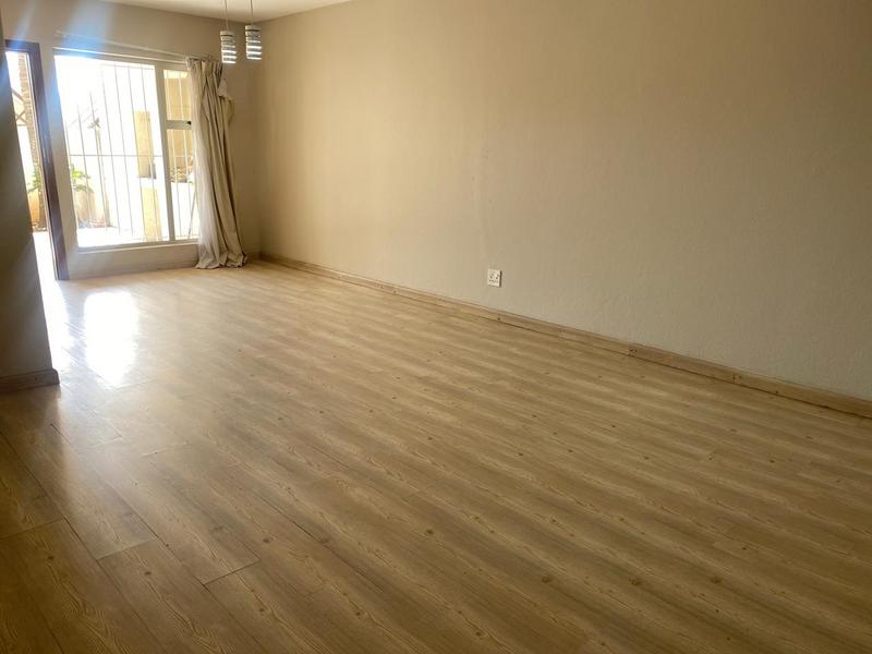 To Let 2 Bedroom Property for Rent in Sandown Gauteng