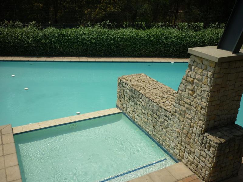 To Let 2 Bedroom Property for Rent in Douglasdale Gauteng