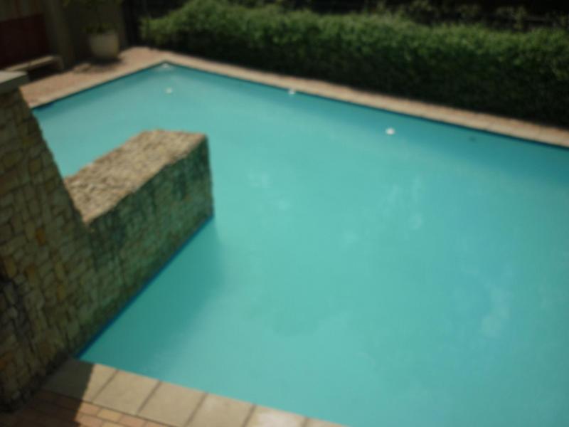 To Let 2 Bedroom Property for Rent in Douglasdale Gauteng