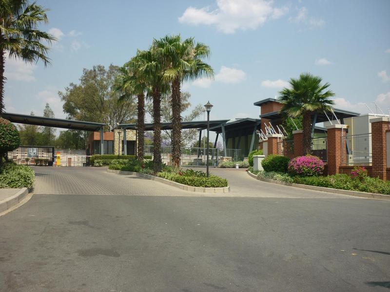 To Let 2 Bedroom Property for Rent in Douglasdale Gauteng