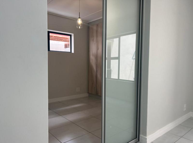 To Let 1 Bedroom Property for Rent in Mooikloof Gauteng