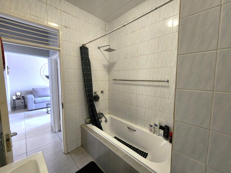 1 Bedroom Property for Sale in Constantia Kloof Gauteng