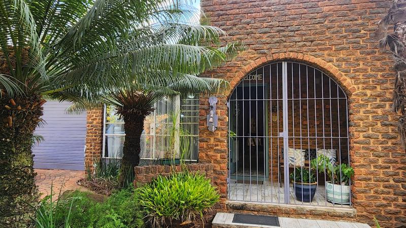 4 Bedroom Property for Sale in Karenpark Gauteng