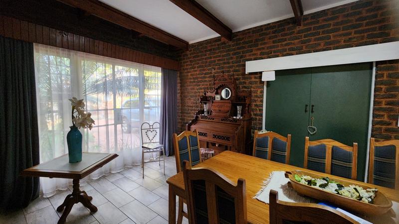 4 Bedroom Property for Sale in Karenpark Gauteng