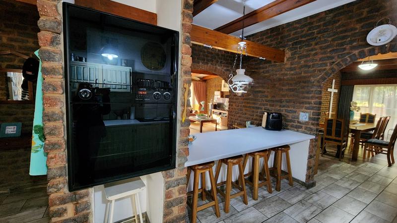 4 Bedroom Property for Sale in Karenpark Gauteng