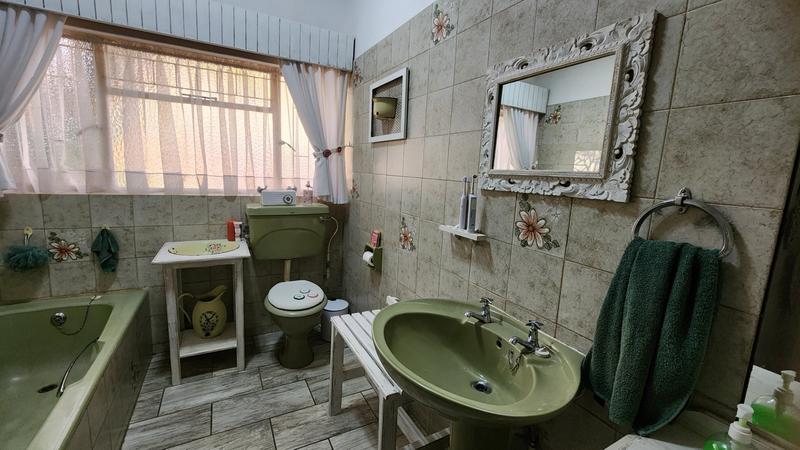 4 Bedroom Property for Sale in Karenpark Gauteng