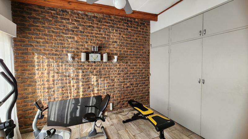 4 Bedroom Property for Sale in Karenpark Gauteng