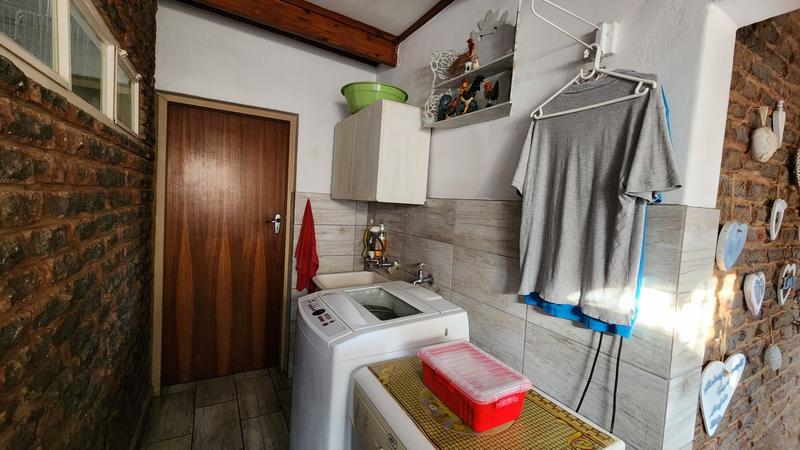 4 Bedroom Property for Sale in Karenpark Gauteng