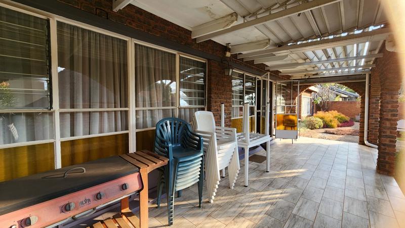 4 Bedroom Property for Sale in Karenpark Gauteng