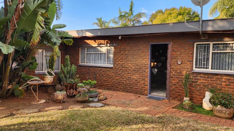 4 Bedroom Property for Sale in Karenpark Gauteng