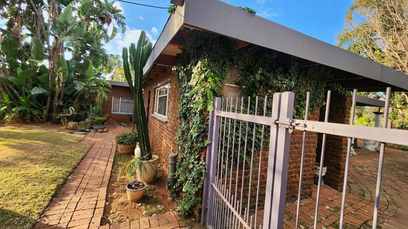 4 Bedroom Property for Sale in Karenpark Gauteng