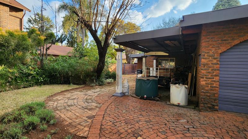 4 Bedroom Property for Sale in Karenpark Gauteng
