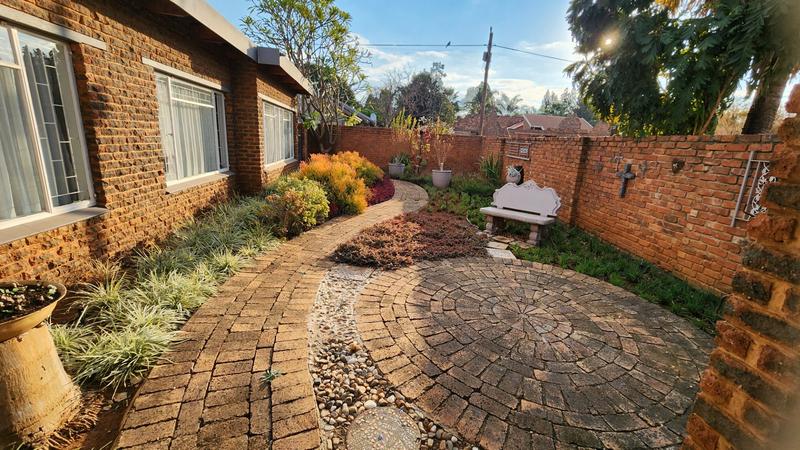 4 Bedroom Property for Sale in Karenpark Gauteng