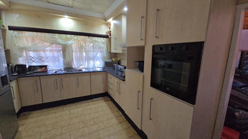 4 Bedroom Property for Sale in The Orchards Gauteng