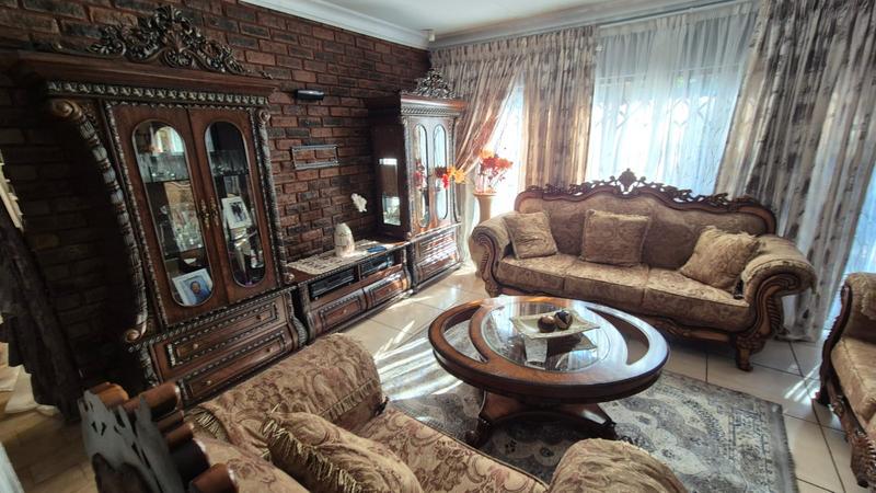 4 Bedroom Property for Sale in The Orchards Gauteng