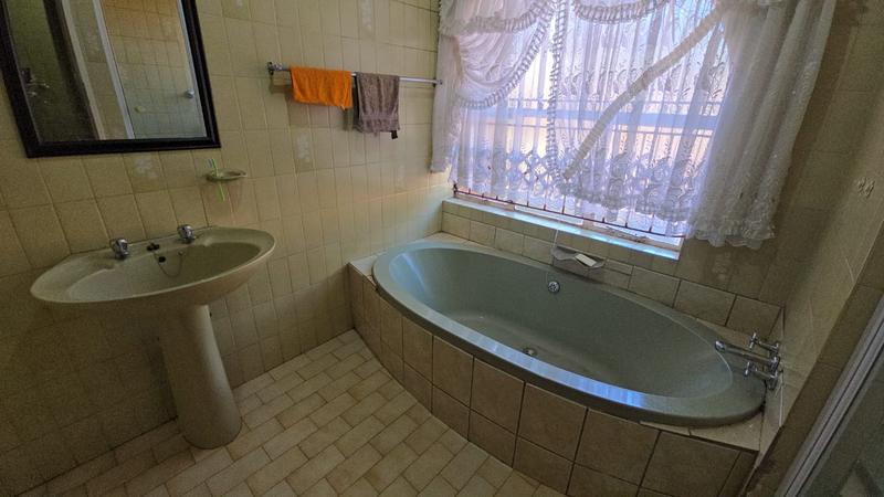 4 Bedroom Property for Sale in The Orchards Gauteng