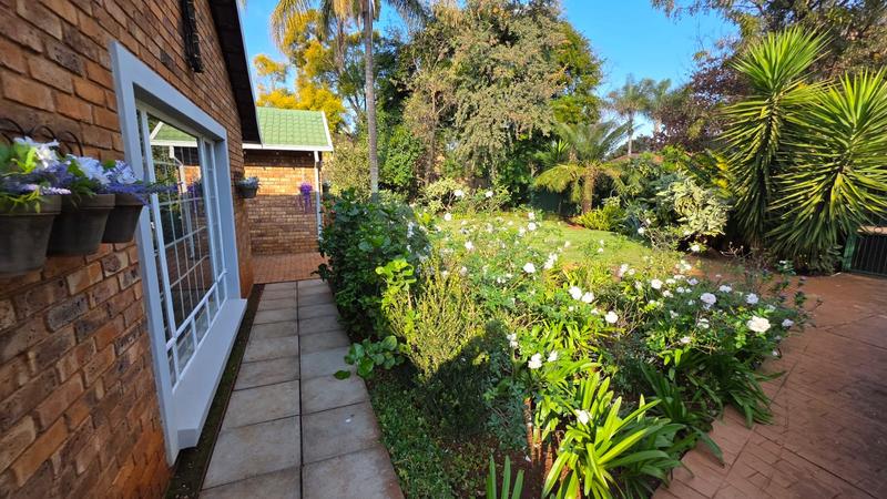 5 Bedroom Property for Sale in Doornpoort Gauteng
