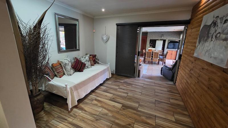 5 Bedroom Property for Sale in Doornpoort Gauteng
