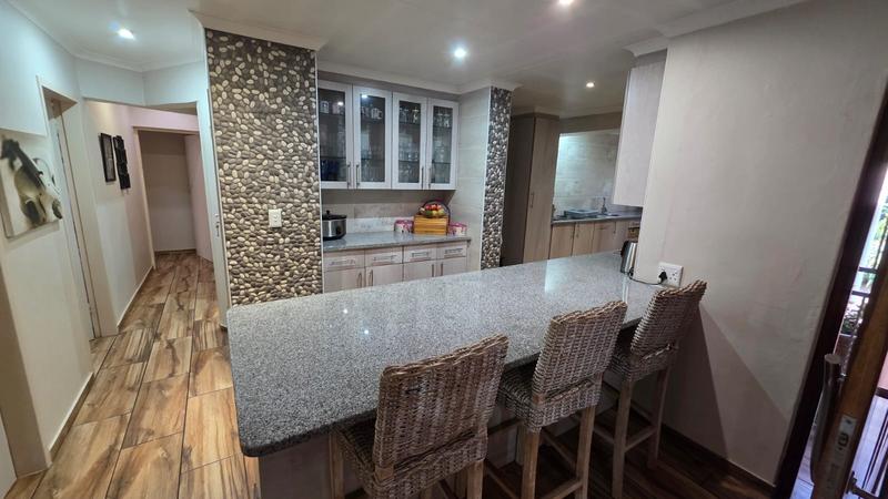 5 Bedroom Property for Sale in Doornpoort Gauteng