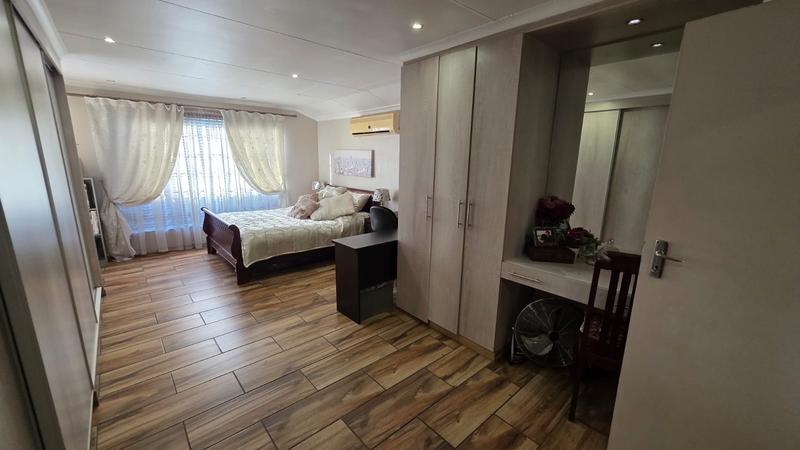 5 Bedroom Property for Sale in Doornpoort Gauteng