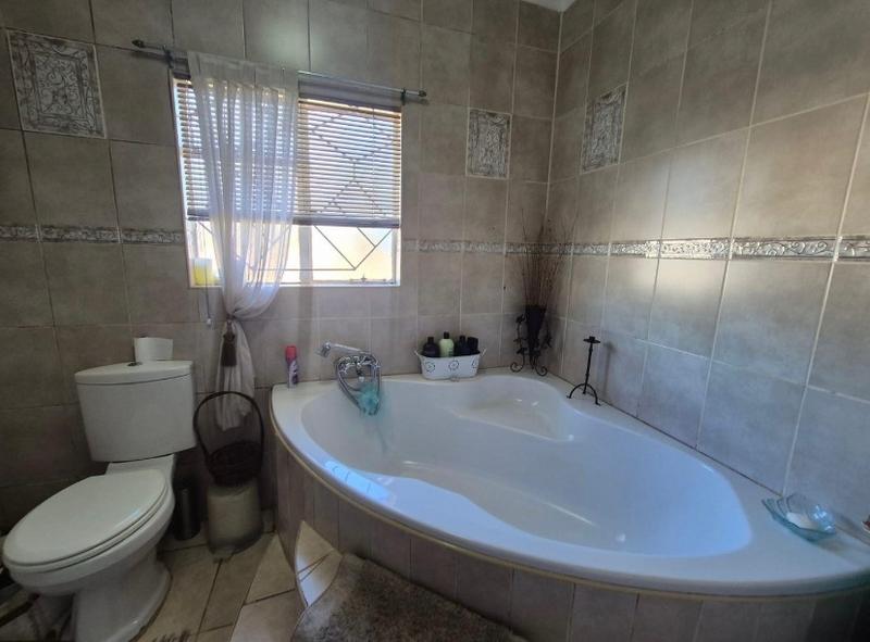 3 Bedroom Property for Sale in Vanderbijlpark SE 1 Gauteng