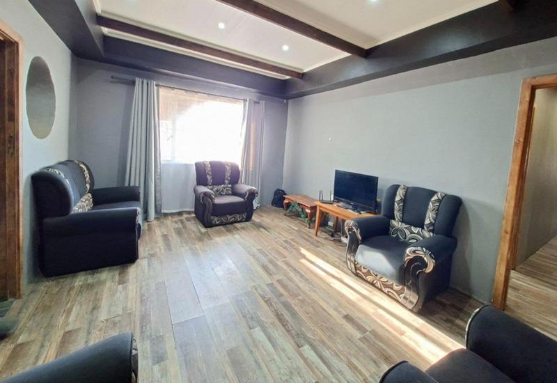6 Bedroom Property for Sale in Rothdene Gauteng