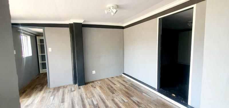6 Bedroom Property for Sale in Rothdene Gauteng