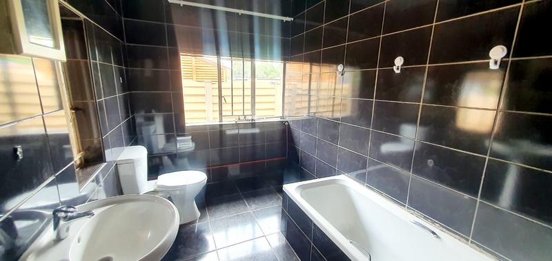 6 Bedroom Property for Sale in Rothdene Gauteng