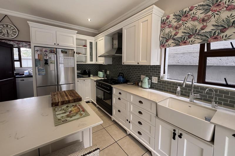 To Let 4 Bedroom Property for Rent in River Club Gauteng