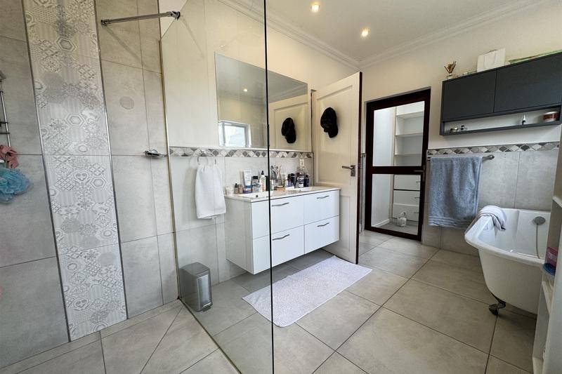 To Let 4 Bedroom Property for Rent in River Club Gauteng
