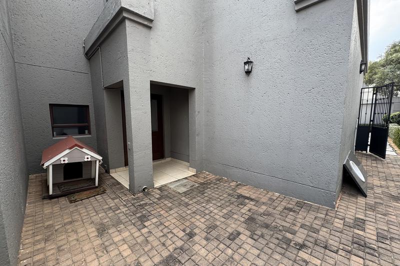 To Let 4 Bedroom Property for Rent in River Club Gauteng