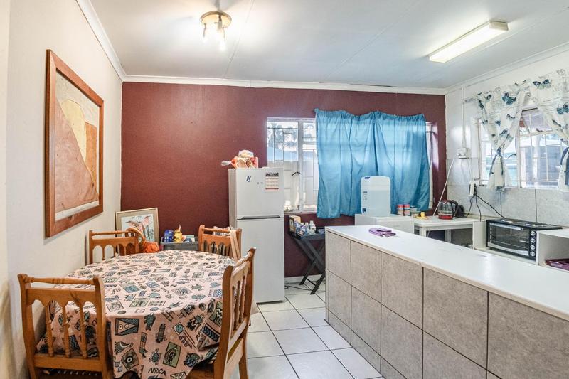 To Let 1 Bedroom Property for Rent in Edenvale Gauteng