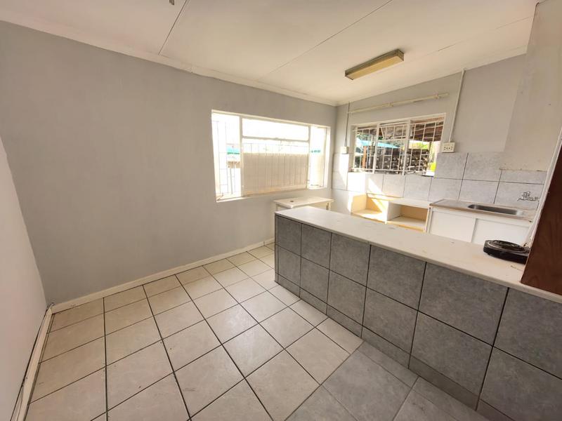 To Let 1 Bedroom Property for Rent in Edenvale Gauteng