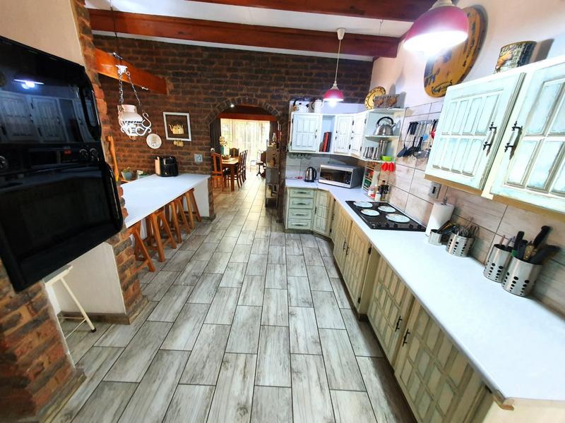 5 Bedroom Property for Sale in Karenpark Gauteng