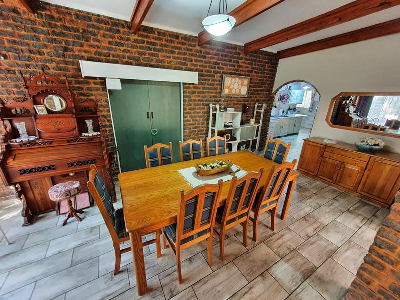 5 Bedroom Property for Sale in Karenpark Gauteng