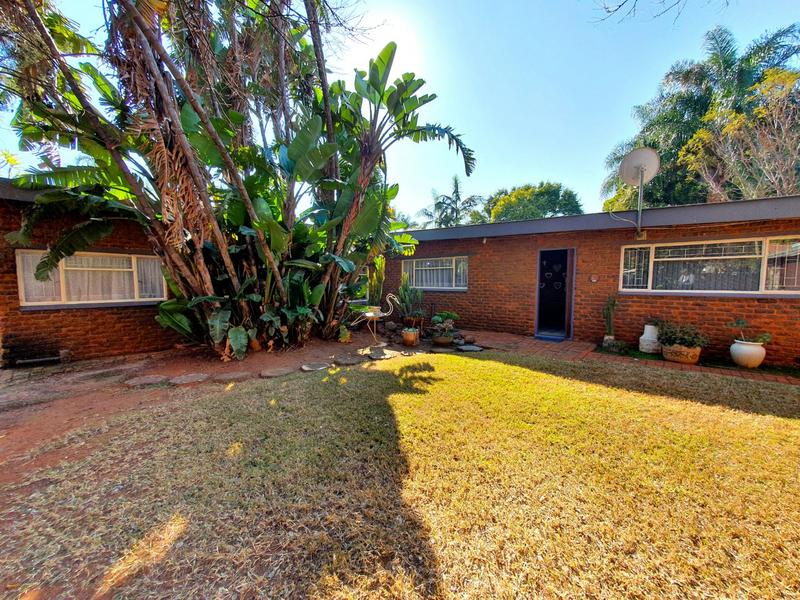 5 Bedroom Property for Sale in Karenpark Gauteng