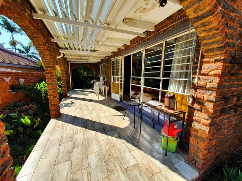 5 Bedroom Property for Sale in Karenpark Gauteng