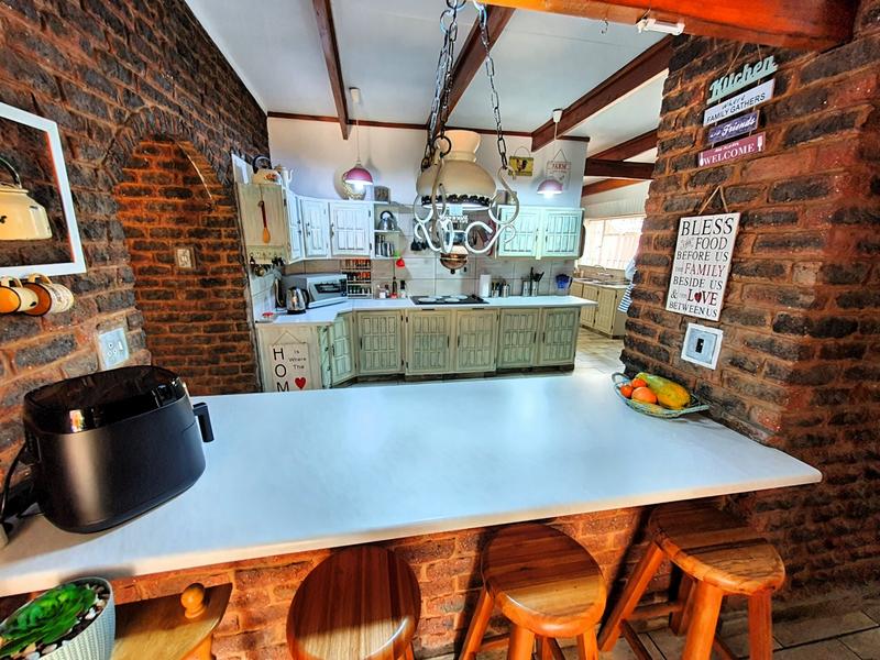 5 Bedroom Property for Sale in Karenpark Gauteng