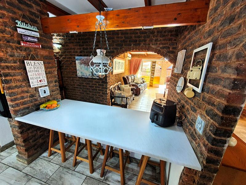 5 Bedroom Property for Sale in Karenpark Gauteng
