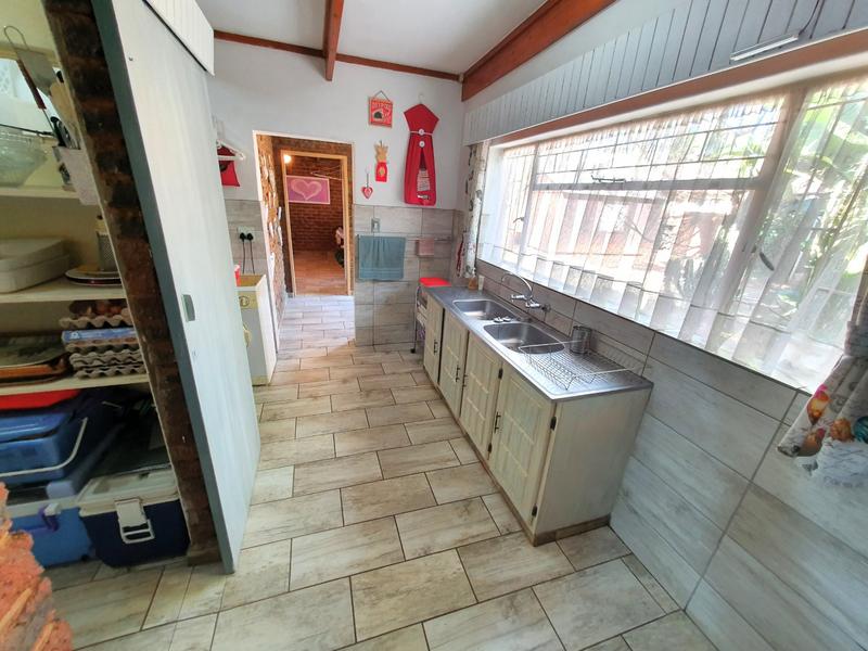 5 Bedroom Property for Sale in Karenpark Gauteng