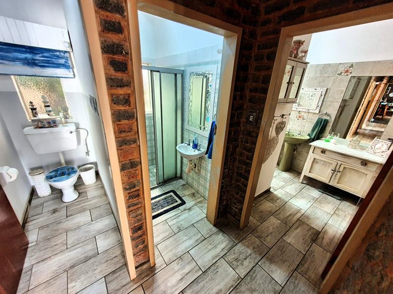 5 Bedroom Property for Sale in Karenpark Gauteng