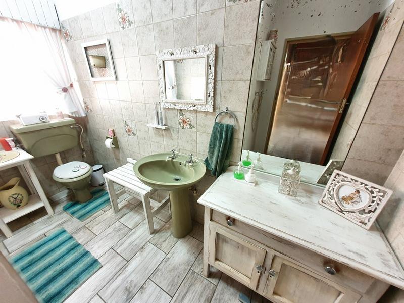5 Bedroom Property for Sale in Karenpark Gauteng