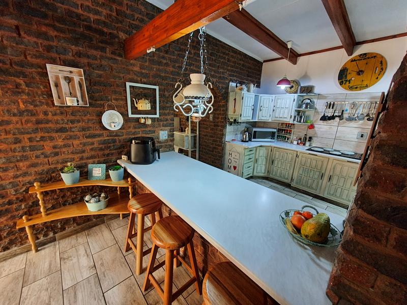 5 Bedroom Property for Sale in Karenpark Gauteng