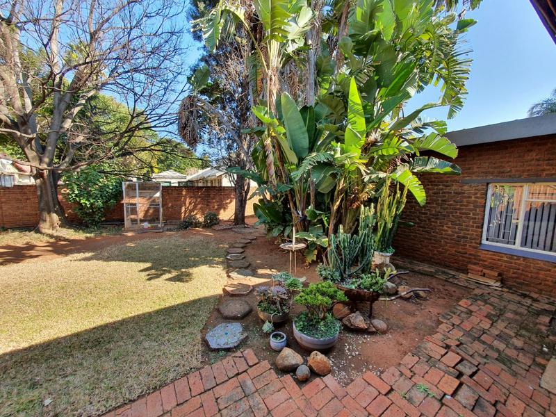 5 Bedroom Property for Sale in Karenpark Gauteng
