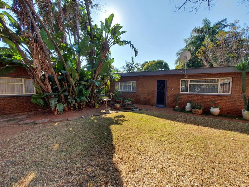 5 Bedroom Property for Sale in Karenpark Gauteng