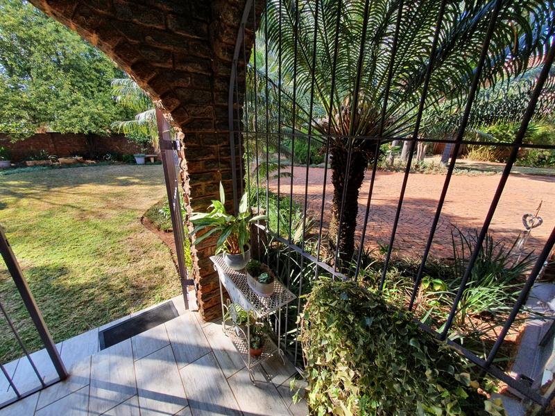 5 Bedroom Property for Sale in Karenpark Gauteng