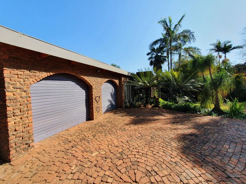 5 Bedroom Property for Sale in Karenpark Gauteng