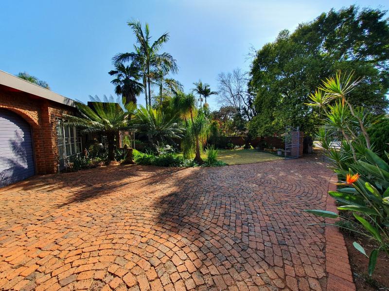 5 Bedroom Property for Sale in Karenpark Gauteng