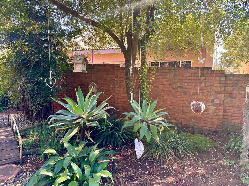 5 Bedroom Property for Sale in Karenpark Gauteng